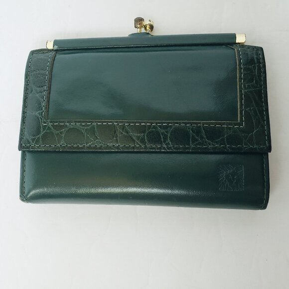 Anne Klein St. Thomas Vintage Y2K Embossed Leather Trifold Green Wallet - Picture 1 of 9